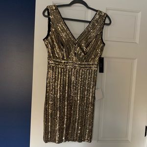 New with tags sequined Lulus dress. Size medium